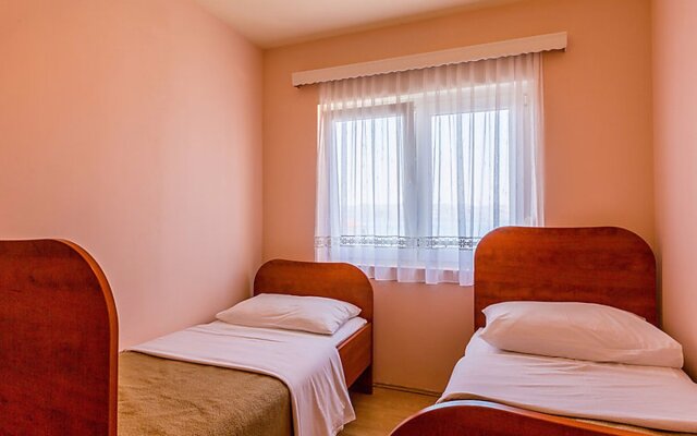 Apartment Delfin Karlobag 40079