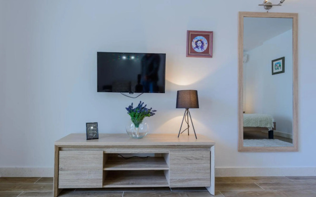 Tandem Apartments with Swimming pool