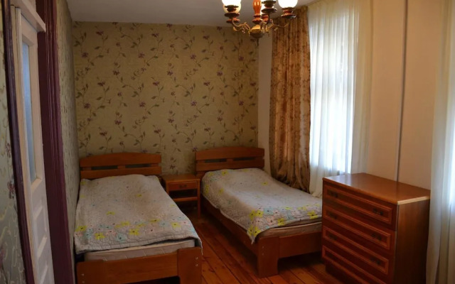 Dachi Inn
