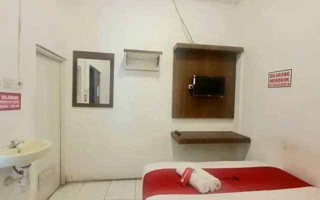 RedDoorz near Universitas PGRI Kanjuruhan