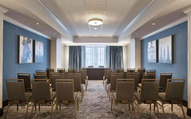 Hilton New Orleans/St. Charles Avenue