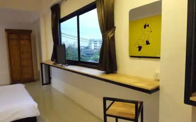 B and B House