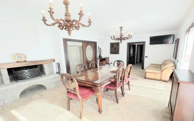 Pool, Jacuzzi and Events Room - Charming Villa in Umbria - Sleeps 24 - Lake View