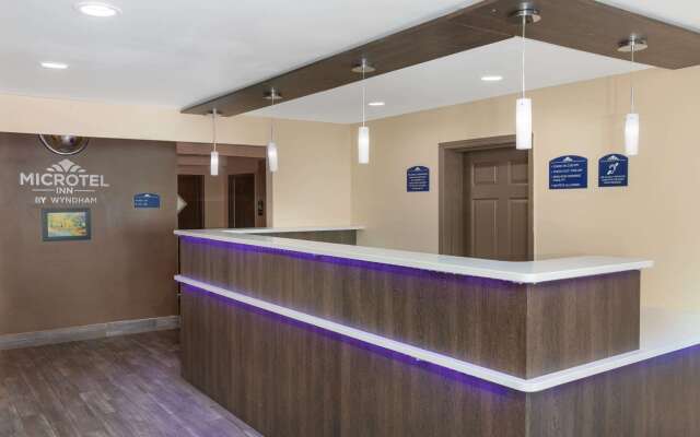 Microtel Inn & Suites by Wyndham Columbia/Fort Jackson N