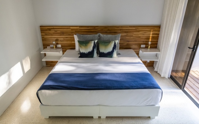 Nya Hotel - Image 6