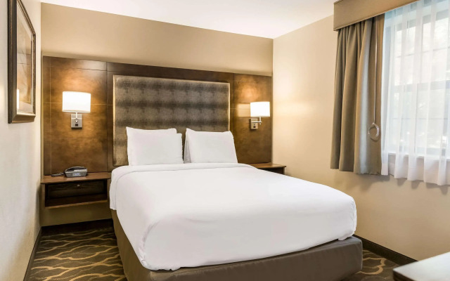 Country Inn & Suites by Radisson, Grandville-Grand Rapids West, MI