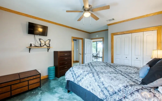 River Oaks Lookout - Unit B