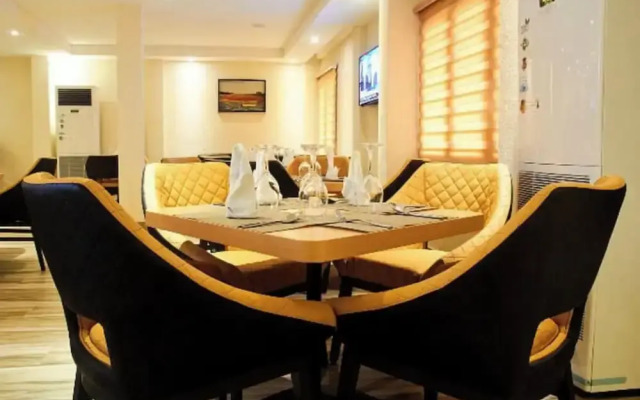 Sun Heaven Hotel Ikoyi