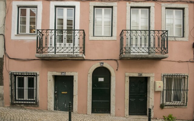 Designer Apartment in one of Lisbon's Trendiest Quarters