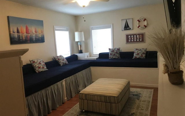 Oc820 Wesley Ave 1st-floor