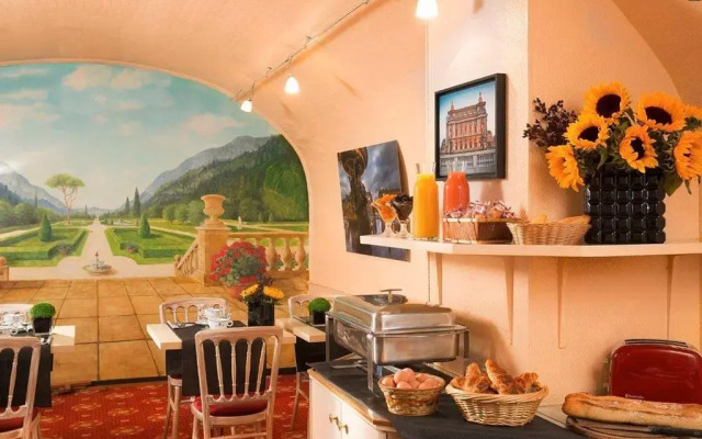 Hotel Queen Mary Paris