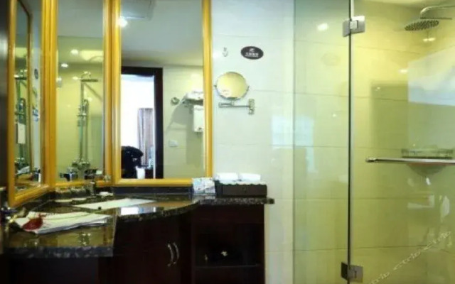 Huamao Hotel
