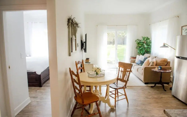 AndersonLane Garden Suite l Beach Access I Kitchen