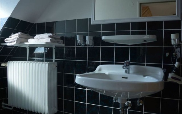 Langeness Modern Retreat