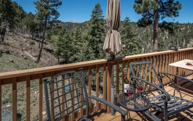 LOGINN - Four Bedroom Cabin