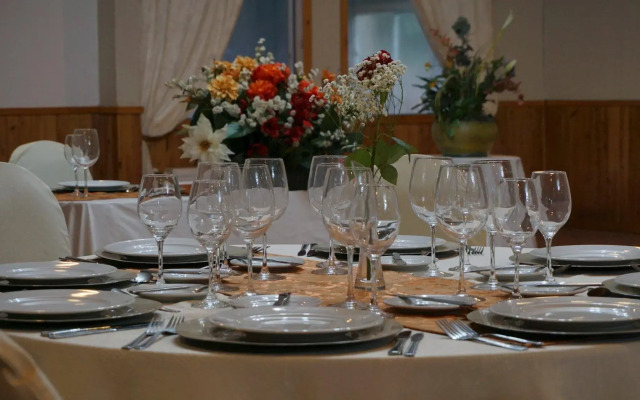 Borde Lago Hotel