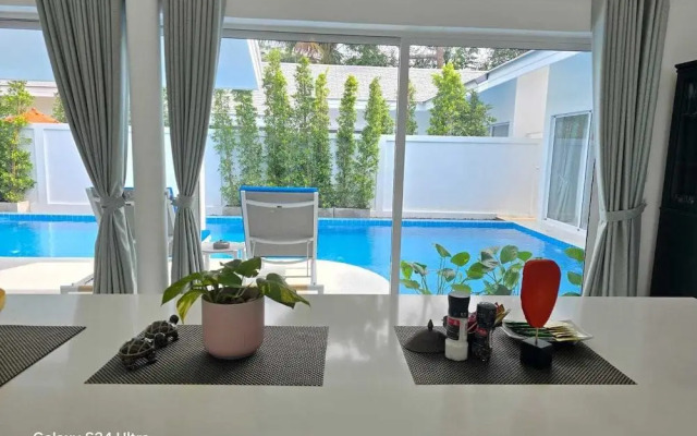 Bougain Villas Salad Beach