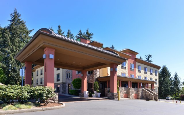 Holiday Inn Express Portland South-Lake Oswego, an IHG Hotel