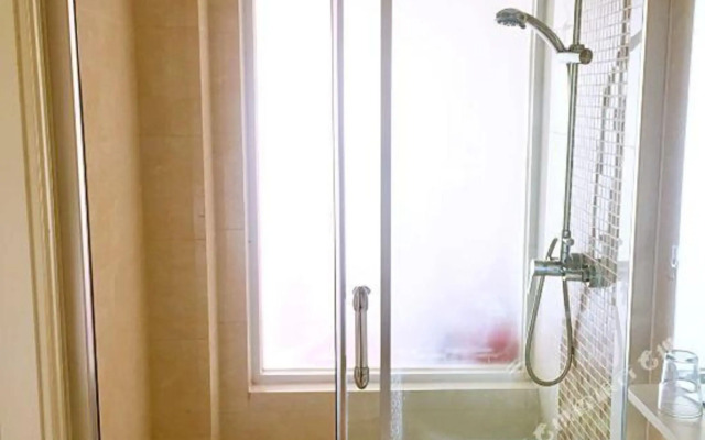 Jinhai Fengqing Holiday Hostel