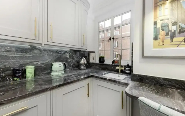 Chelsea Manor Apartment Retreat With 2 Bedrooms