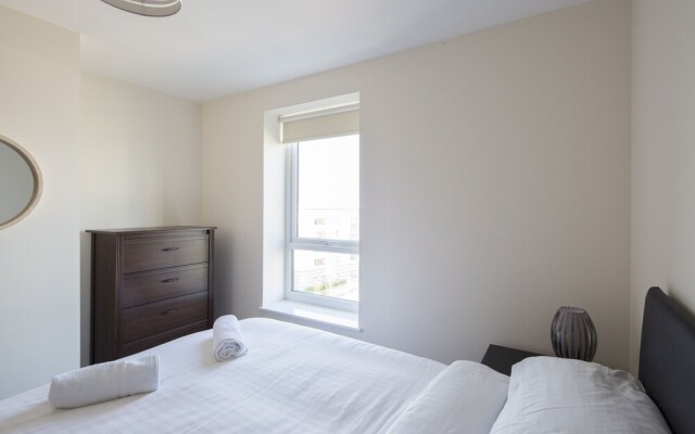 The Pier Apartment 2 With Balcony and Parking