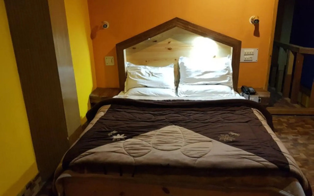 Kunal Hotel & Cottages