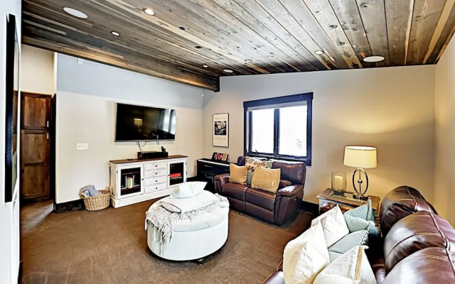 11090 Henness Road Home