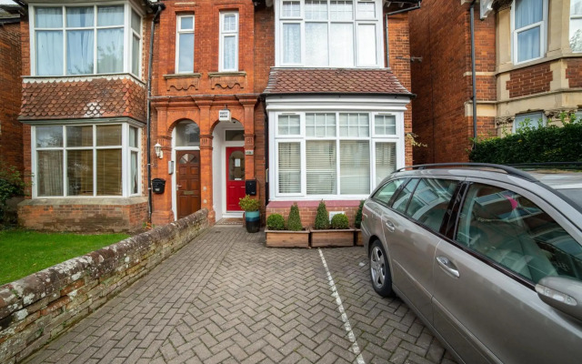 OYO Lonsdale Guest House