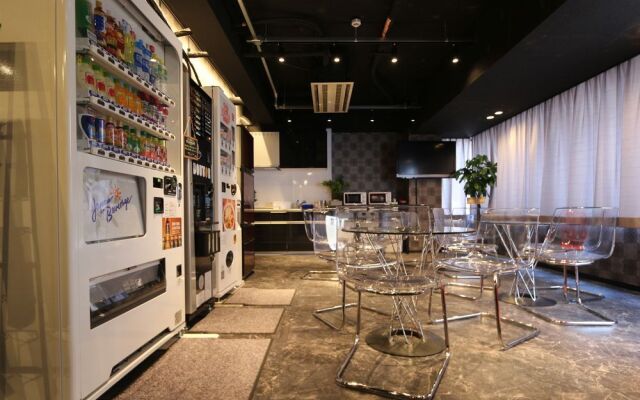 PRIME INN OSAKA SHINSAIBASHI - Hostel