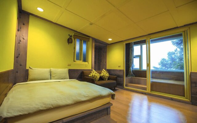 5KM Villa