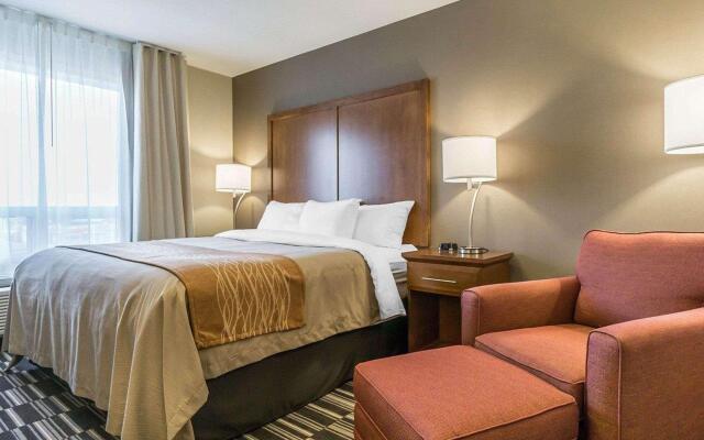 Comfort Inn & Suites Edmonton International Airport