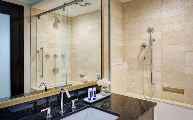 Amway Grand Plaza, Curio Collection by Hilton