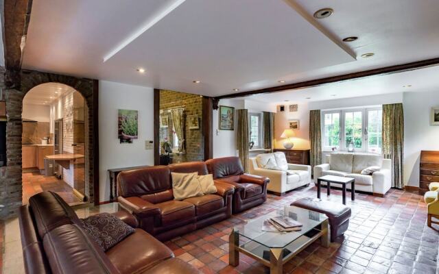 Cozy Holiday Home in Sint-idesbald With Sauna