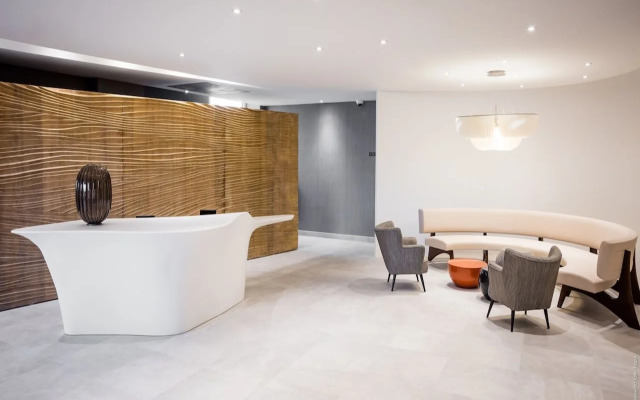 Simon Hotel