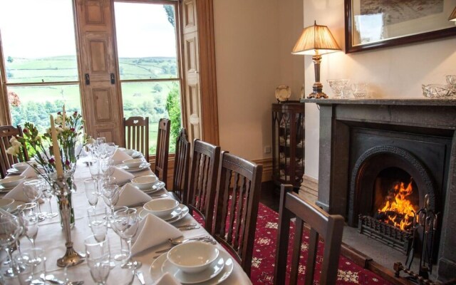 Stunning 8 Beds Country Retreat nr Richmond