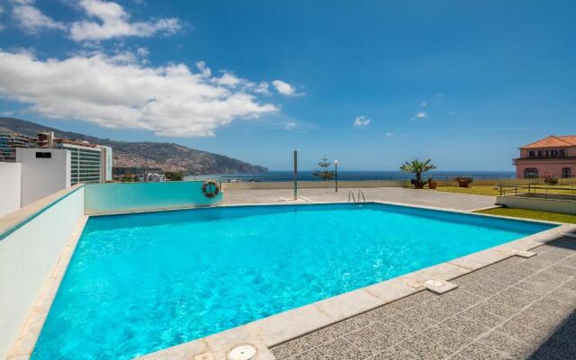 Miramar Apartment by HR Madeira