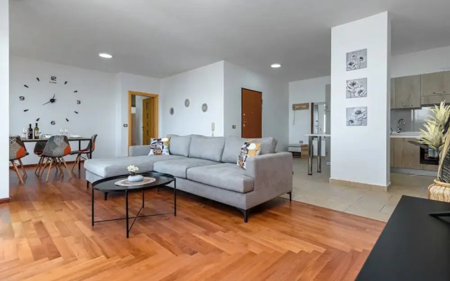Grand View Apartment