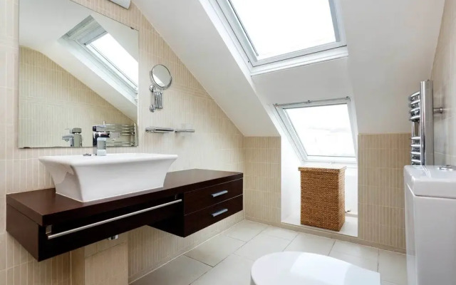 Bridge Lane Residence