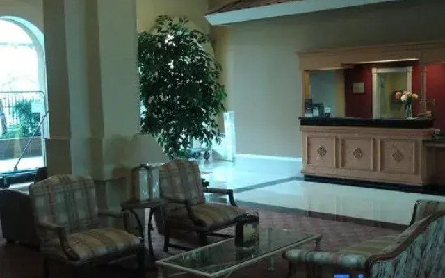 Ramada by Wyndham Fresno North
