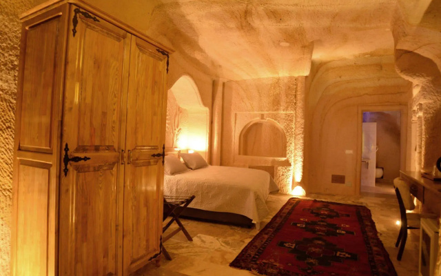 Crassus Cave Hotel