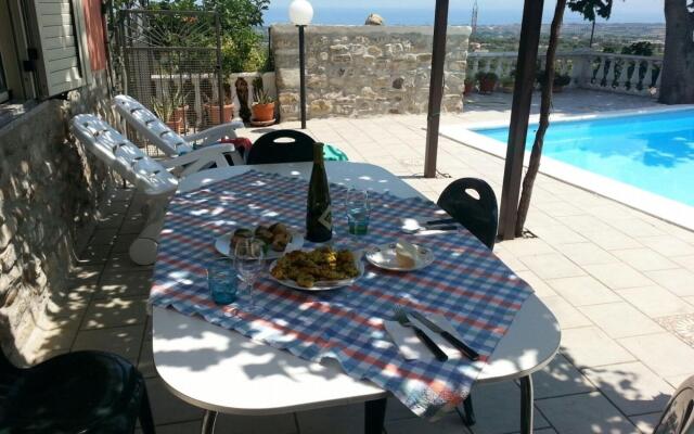 Charming Villa in Villapiana with Swimming Pool