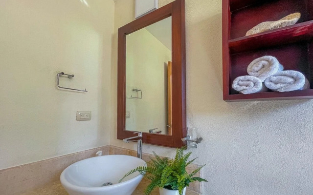 Cute Apartment Only Steps From the Beach