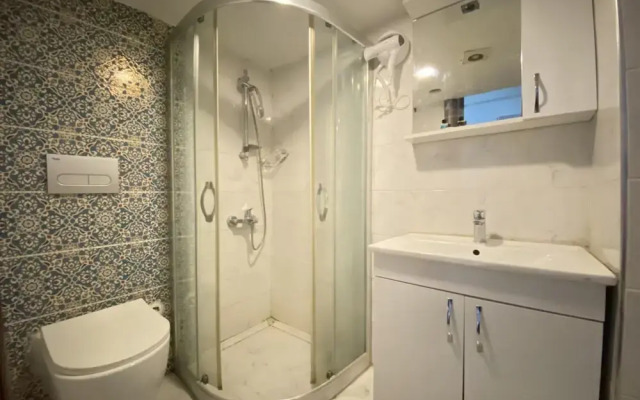 Central and Cozy Studio Flat Near Istiklal Street
