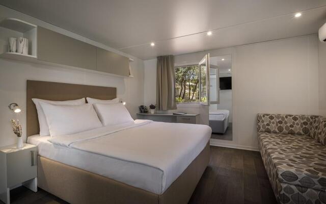 Maistra Camping Koversada Uncovered Naturist Mobile homes