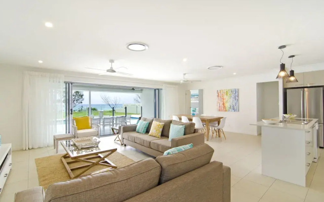 Sentosa at Tugun Beachfront Holiday Home