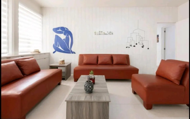 Pennsylvania WTC High End 1parking/2BR/2BA