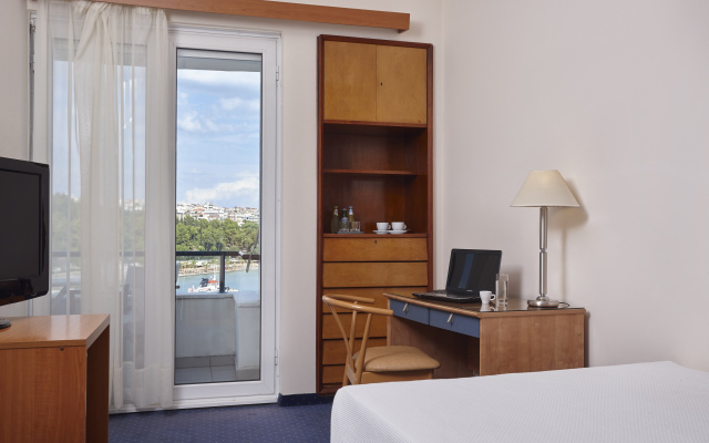 Lucy Hotel