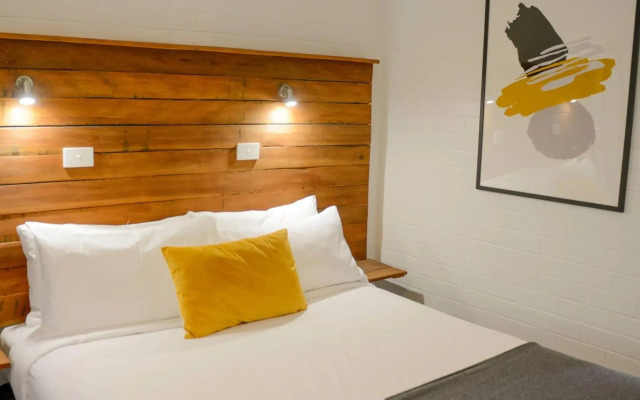 Pleasant Way River Lodge