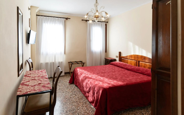 Tivoli Hotel