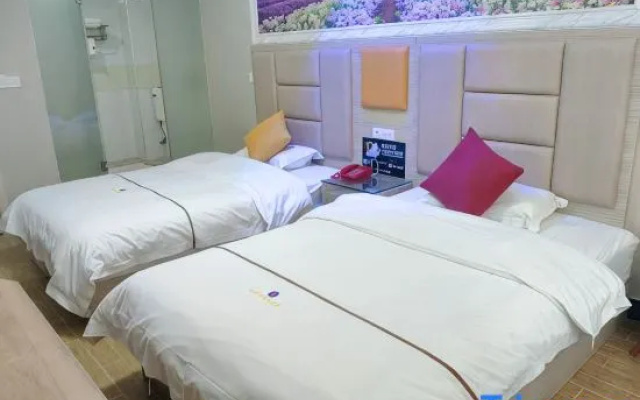 Nanning Gezi Light Hotel (Xixiangtang Passenger Station Minzu University)